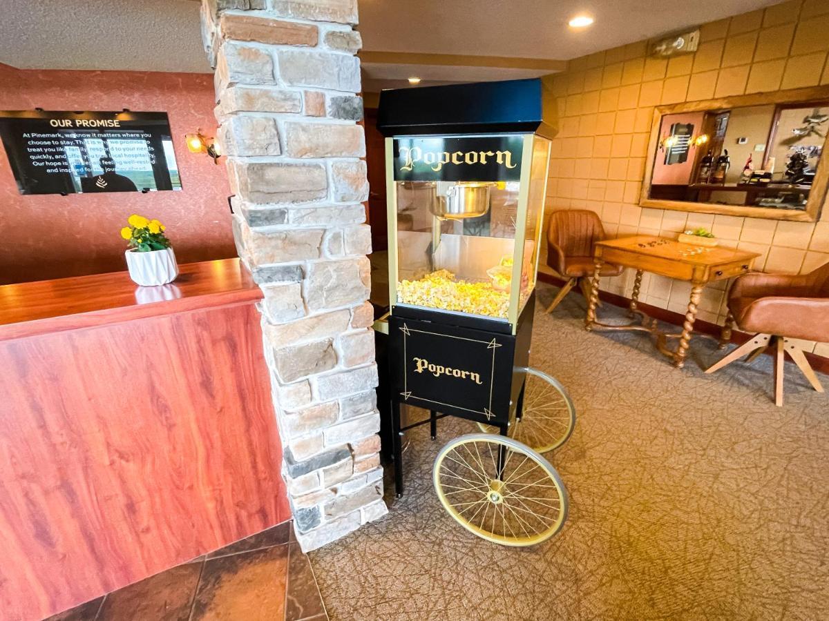 Pinemark Inn Suites Events Saint Clair Kültér fotó