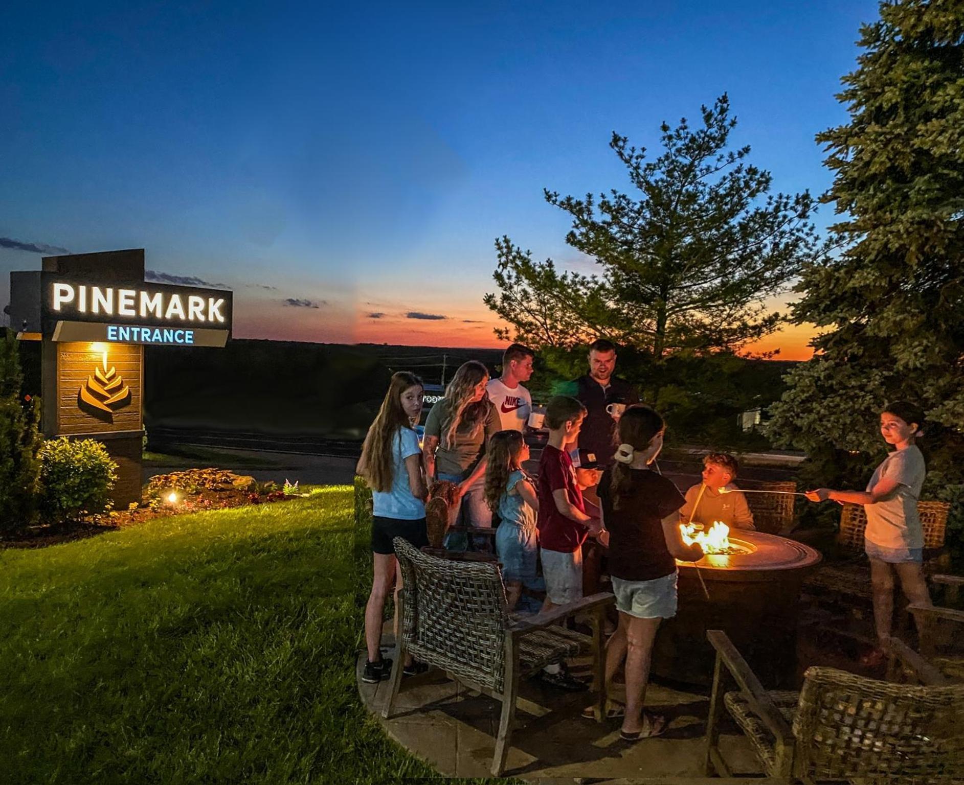 Pinemark Inn Suites Events Saint Clair Kültér fotó