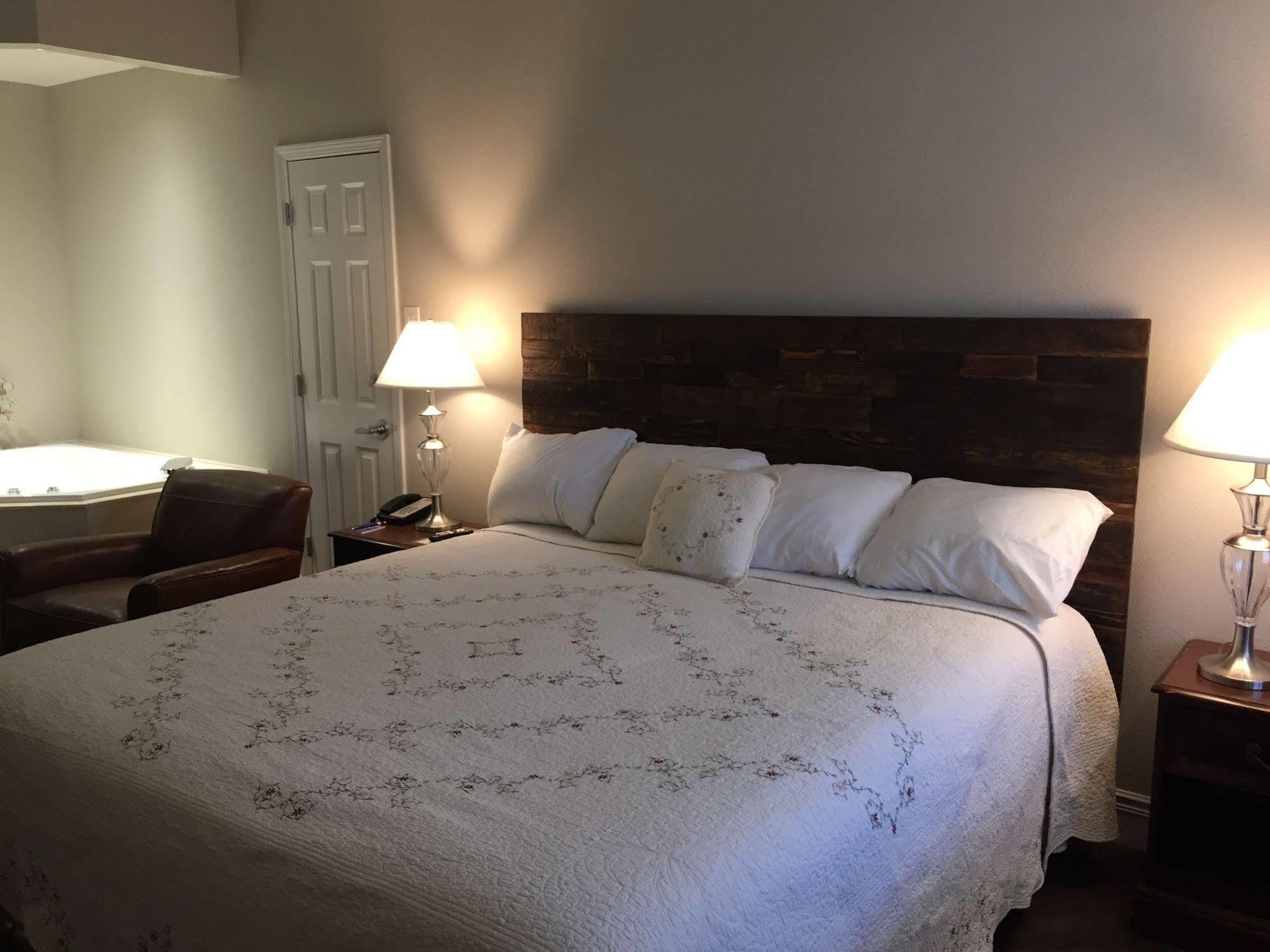 Pinemark Inn Suites Events Saint Clair Kültér fotó